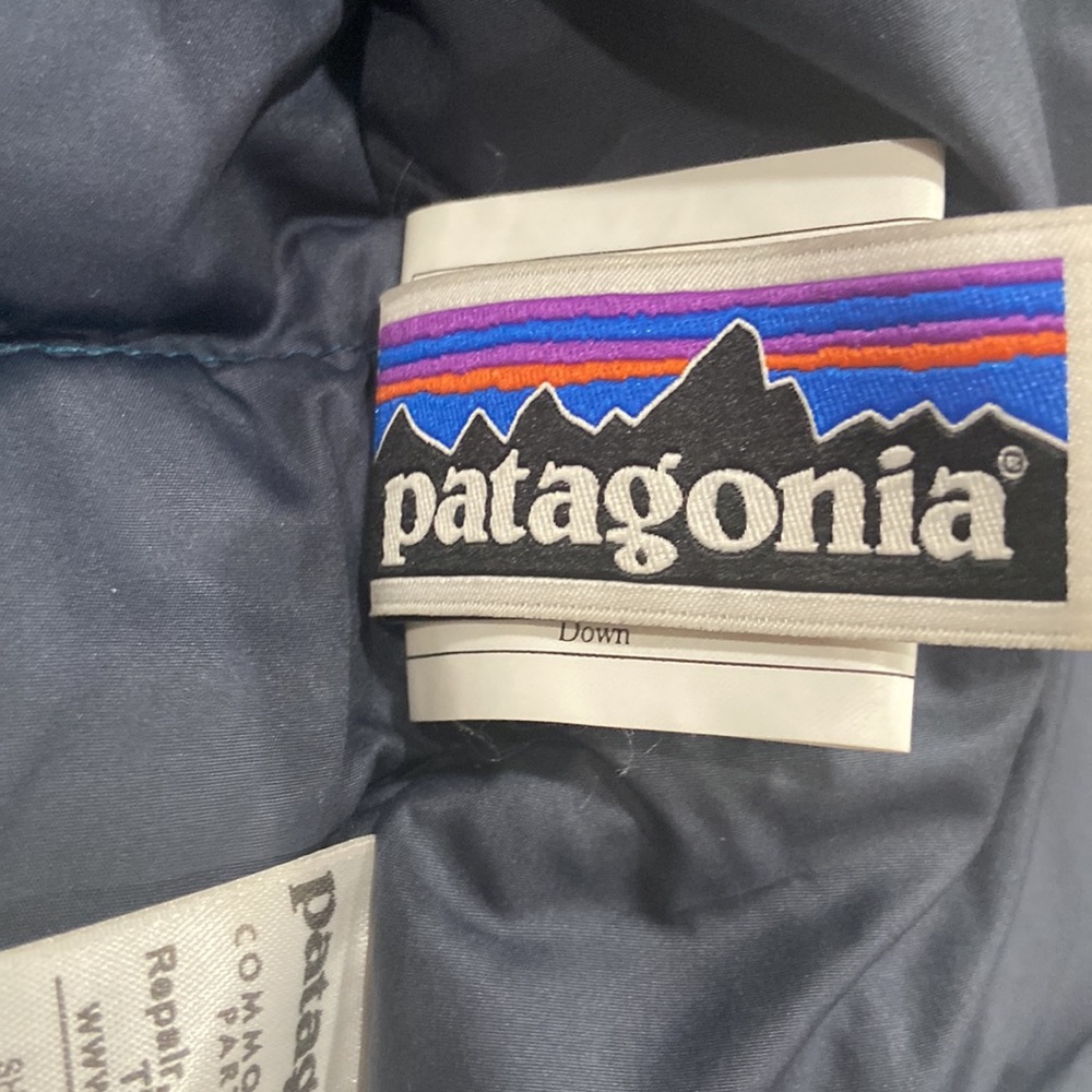 Patagonia Down Vest (kids' size 10) - Picture 10 of 10